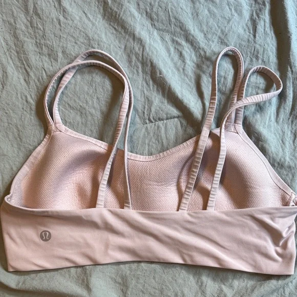 Lululemon Like a Cloud sports bra - Picture 3 of 3